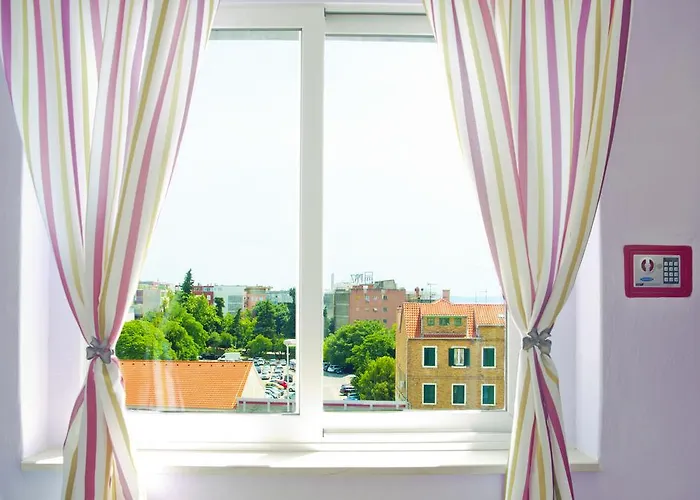 Port View-5 Min From Center * Split