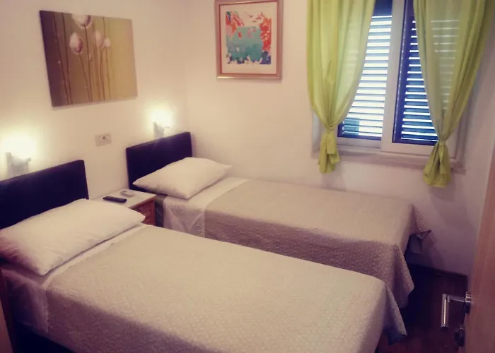 Apartament Port View-5 Min From Center Split