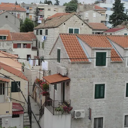 Apartment Port View-5 Min From Center Apartment