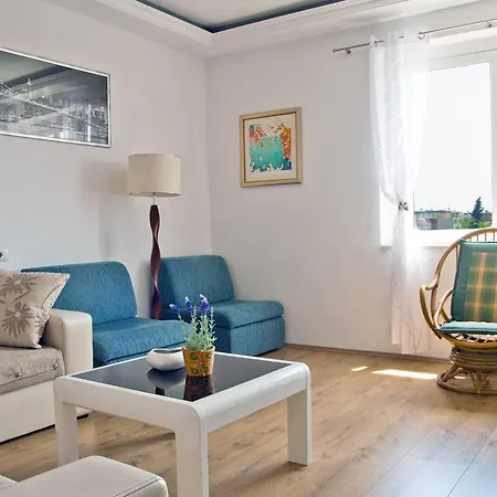 Apartment Port View-5 Min From Center Apartment Split