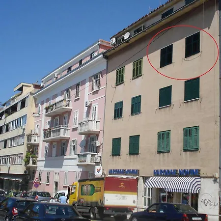 Apartment Port View-5 Min From Center