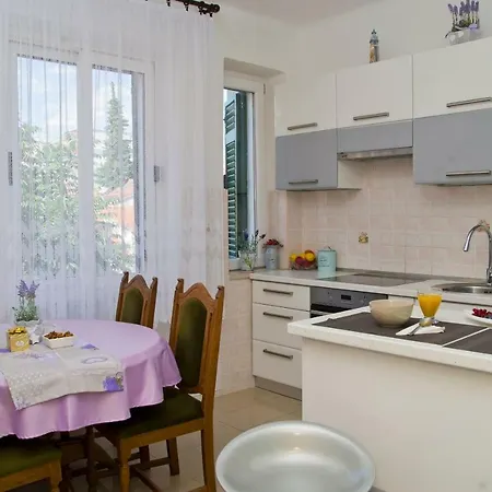 Apartment Port View-5 Min From Center